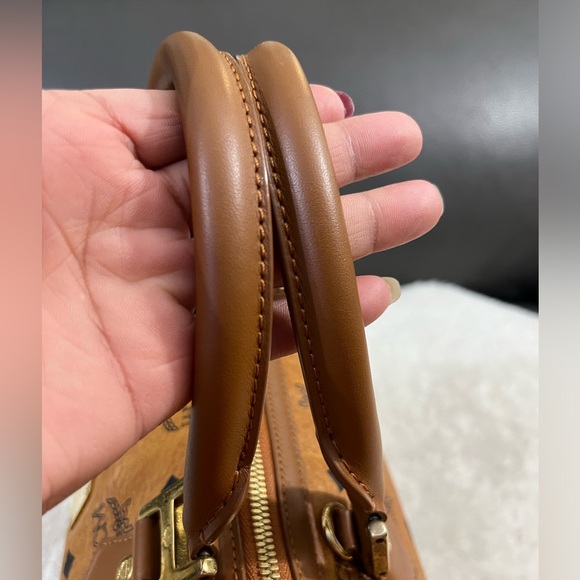 MCM Boston 25 - Picture 9 of 16